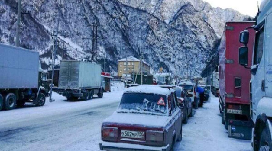500 Armenian trucks remained on Russian-Georgian border