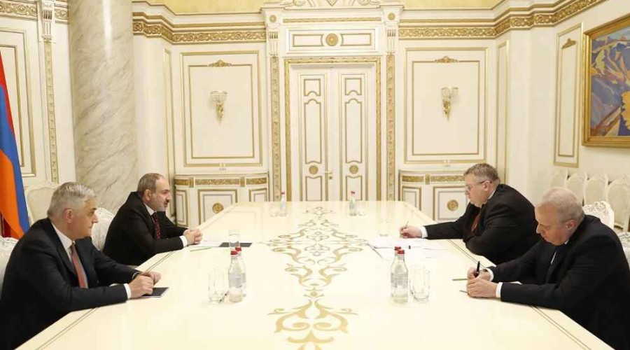<strong>Пашинян и Оверчук обсудили перспективы восстановления коммуникаций на Южном Кавказе</strong>
