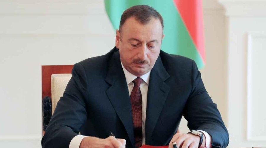 <strong>Президент Азербайджана присвоил главе Госагентства МЧС степень госсоветника 3-го ранга</strong>