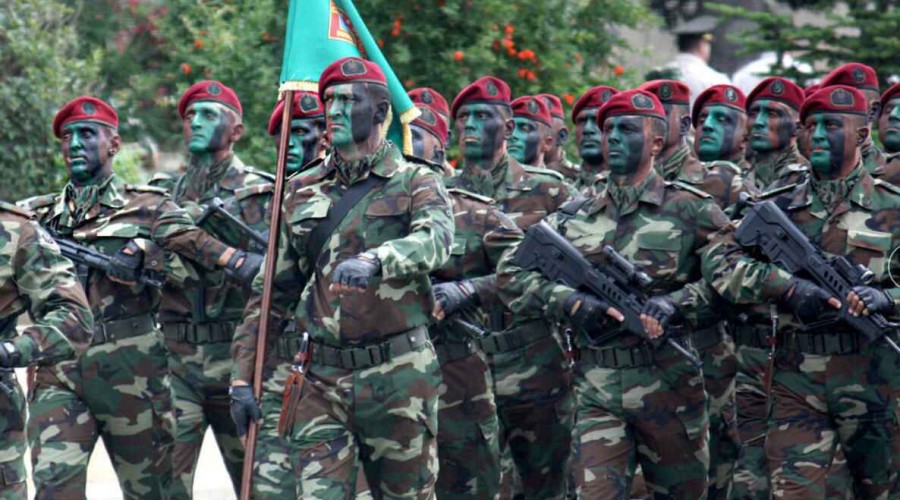 Müdafiə Nazirliyinin hərbi qulluqçularının maaşları artırıldı