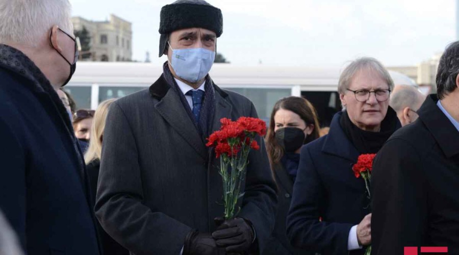 EU ambassadors visited Alley of Martyrs-PHOTO
