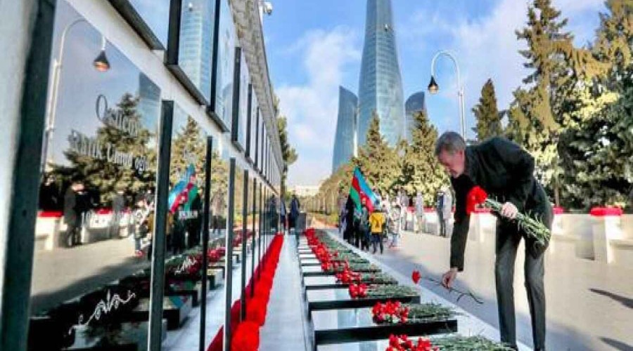 British Ambassador to Azerbaijan visited Alley of Martyrs