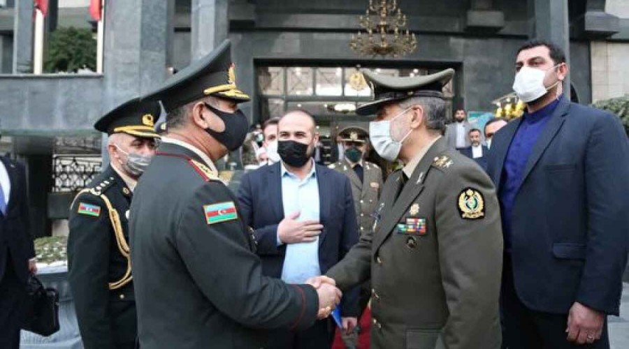 Azerbaijan’s Defence Minister meets with Iranian counterpart