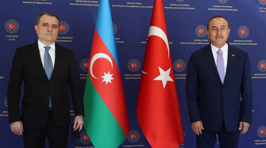 Azerbaijani, Turkish FMs hold phone conversation