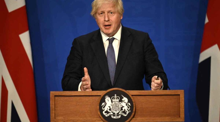 Boris Johnson to speak to Putin and visit Ukraine