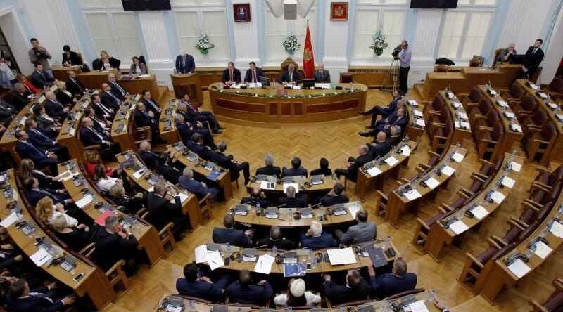 Montenegro gov't collapses in no-confidence vote