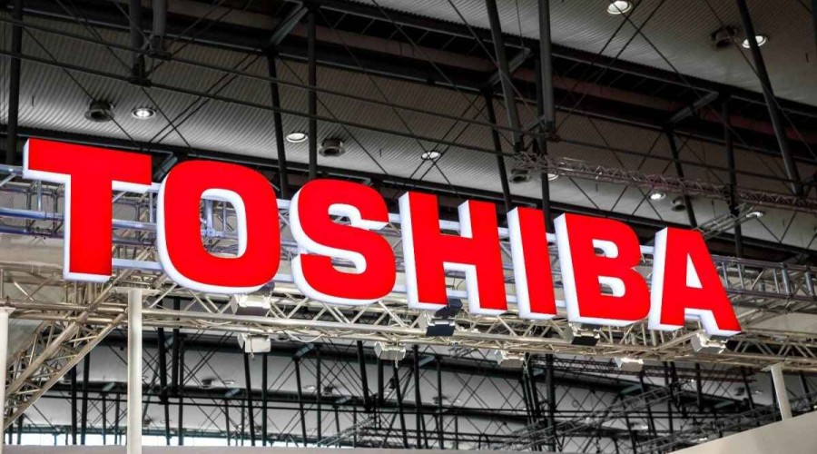 Toshiba plans to split into 2 firms