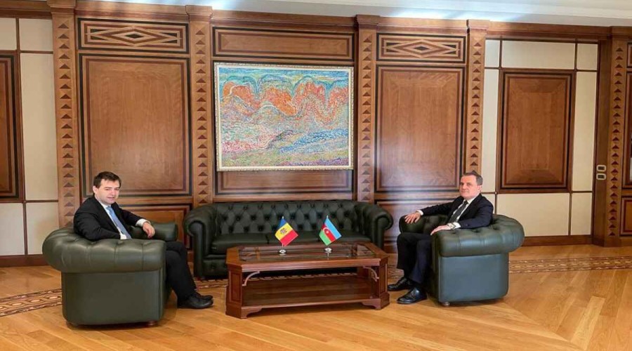Azerbaijani FM receives his Moldovan counterpart