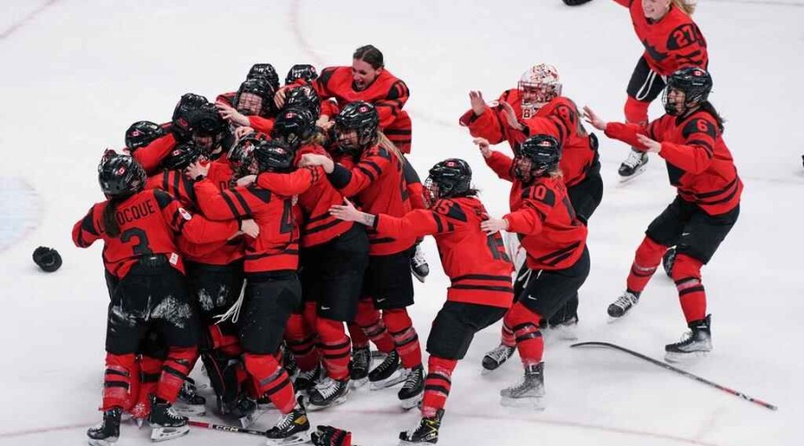 Canada wins gold in women’s hockey at Beijing Olympics with 3-2 win over U.S.