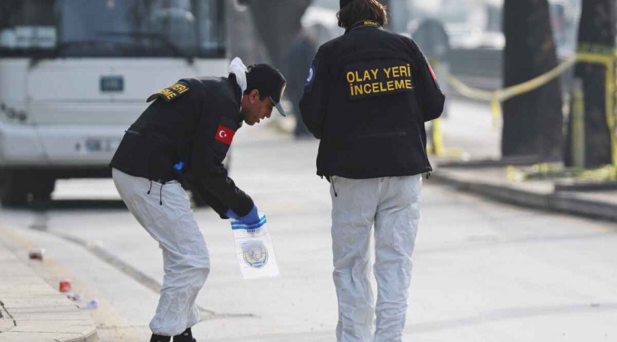 Tourist bus overturnes in Turkey, killing 5 people