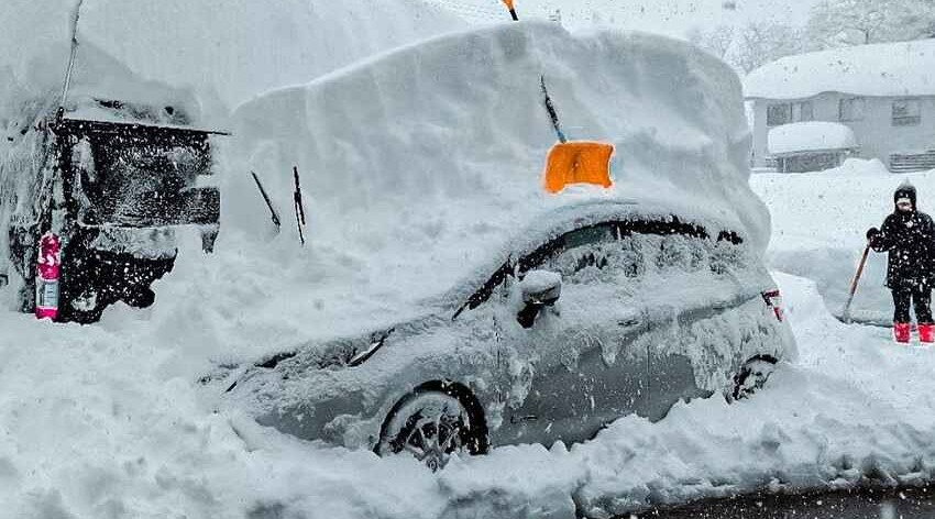 Heavy snow batters Japan, disrupting rail and air traffic