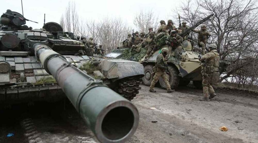 Russians seized two Ukrainian army vehicles, moving to downtown Kyiv - Ukraine DefMin