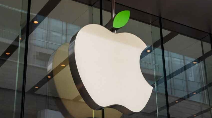 Apple halts product sales in Russia