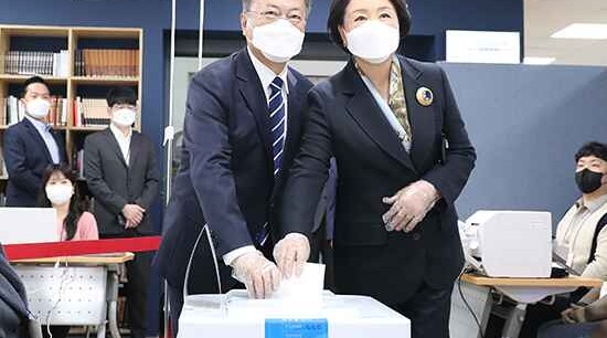 Early voting for S.Korea's presidential election kicks off