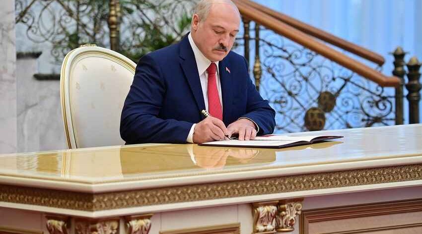 Belarusian president signs referendum decision to amend constitution