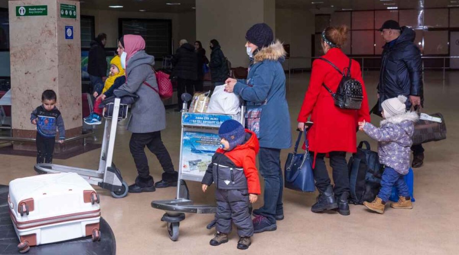 Azerbaijan evacuated 180 citizens from Poland on the first charter flight