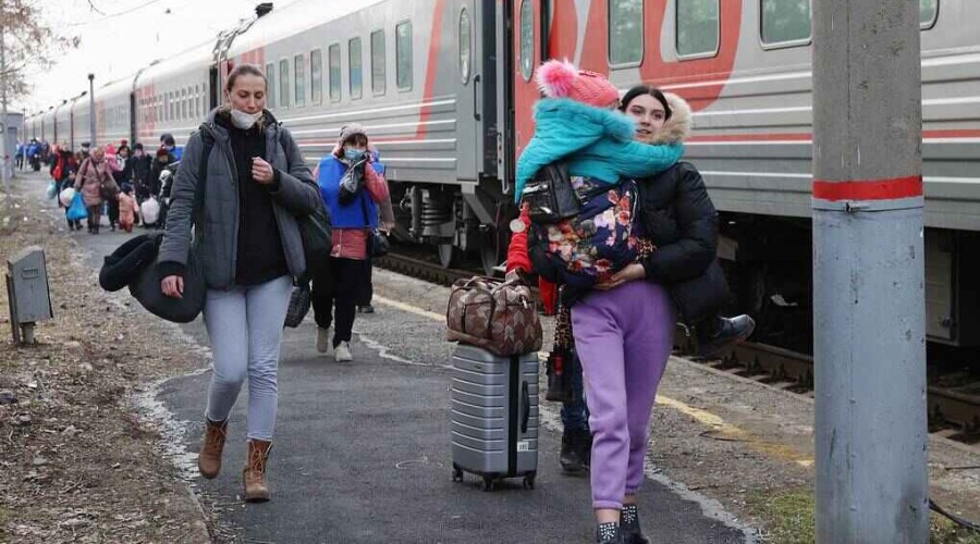 Source reveals how many Donbass and Ukraine evacuees took refuge in Russia