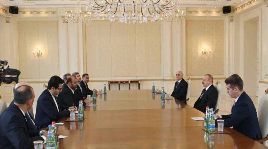 Azerbaijani President receives Iranian Minister of Road and Urban Development