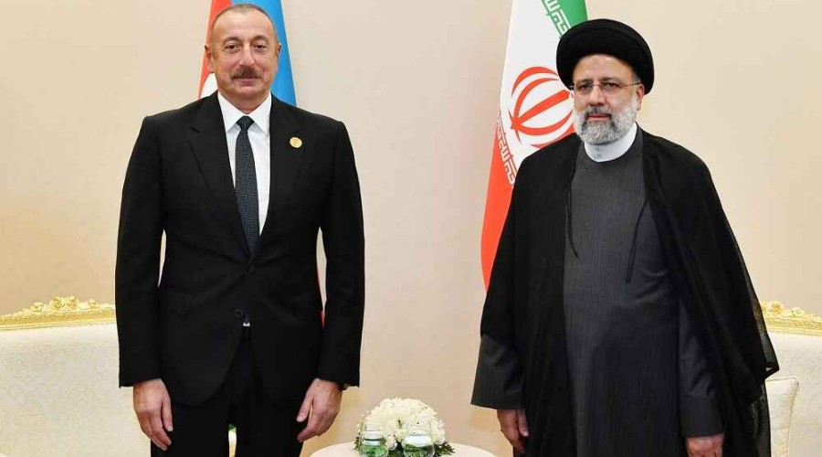 Президент Азербайджана поздравил иранского коллегу