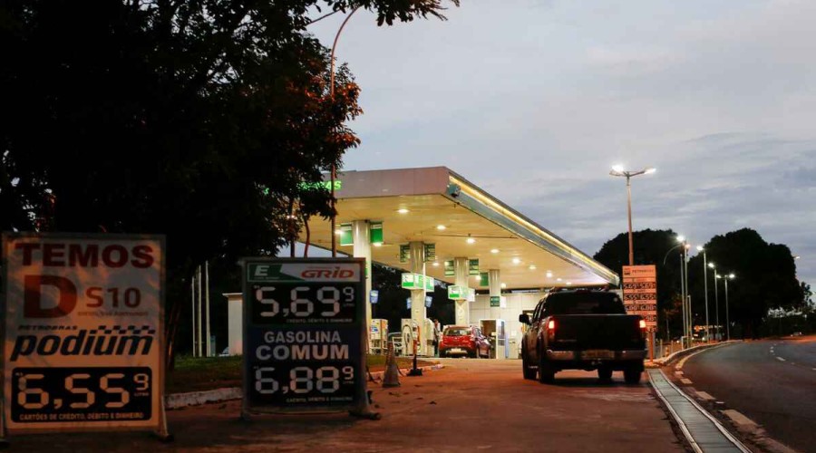Brazil Congress passes bill changing state fuel taxes; governors will try to block it
