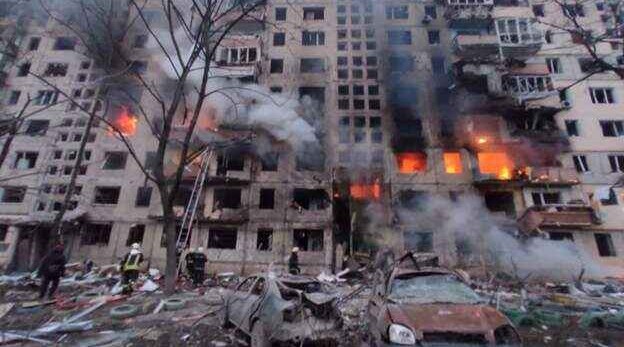 One killed in shelling of Kyiv apartment block - media