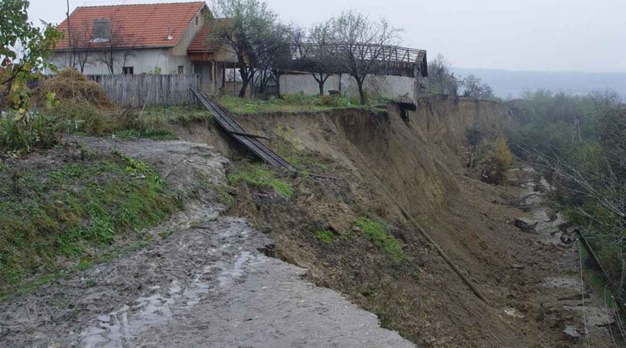 Обнародовано число оползневых зон на территории Азербайджана