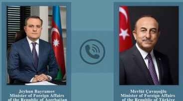 Azerbaijani, Turkish FMs talk over phone