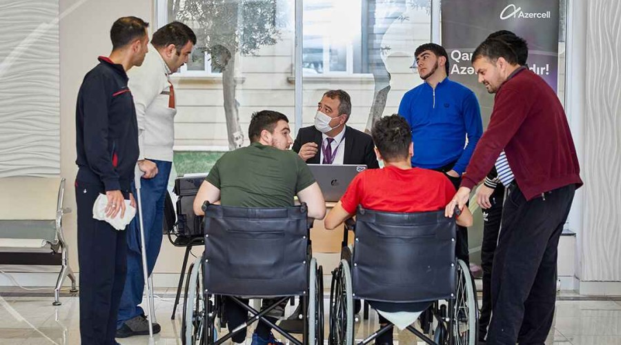 “Azercell Könüllüləri” and the company's Mobile Customer Care visits Rehabilitation Center.