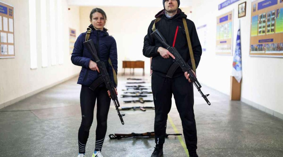 Meet the Ukrainian couples training for war