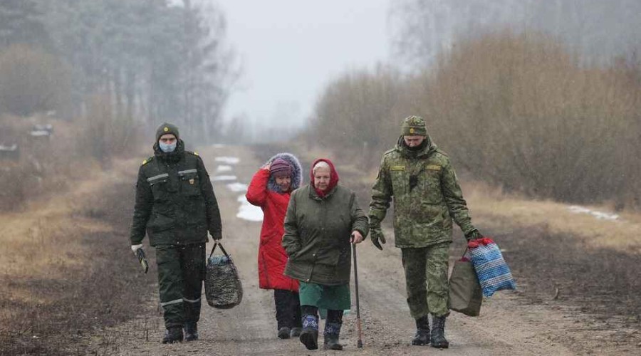 Сотрудники Международного центра Низами Гянджеви посетят украинских беженцев