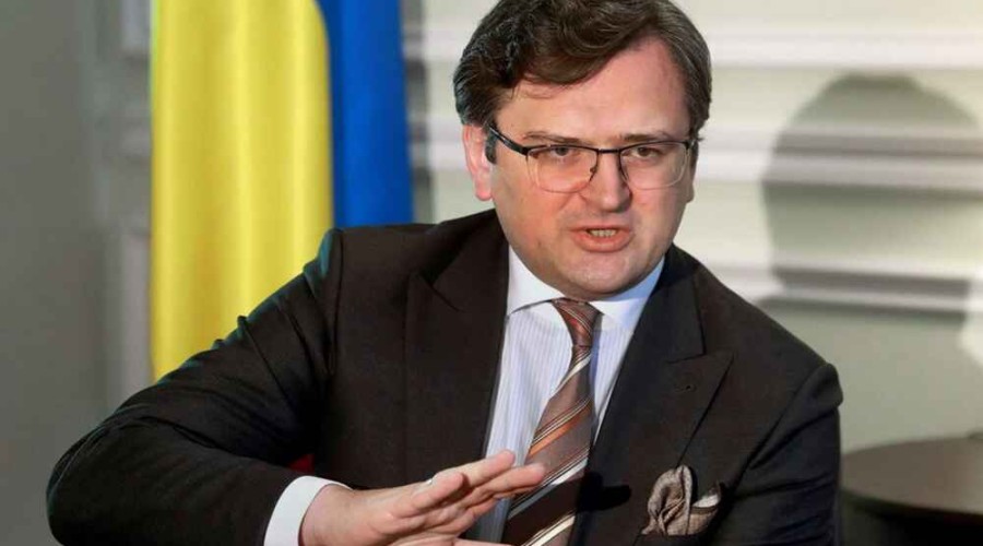 <strong>Глава МИД Украины: Призываю всех союзников отложить свои сомнения и обеспечить Украину оружием</strong>