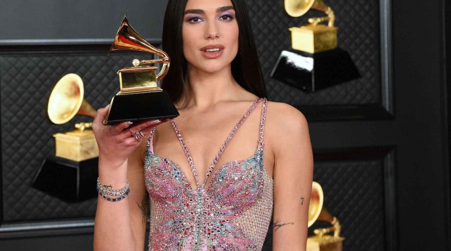 WHAT DOES DUA LIPA EAT TO KEEP HER BODY IN SHAPE? KNOW ALL ABOUT HER DIET