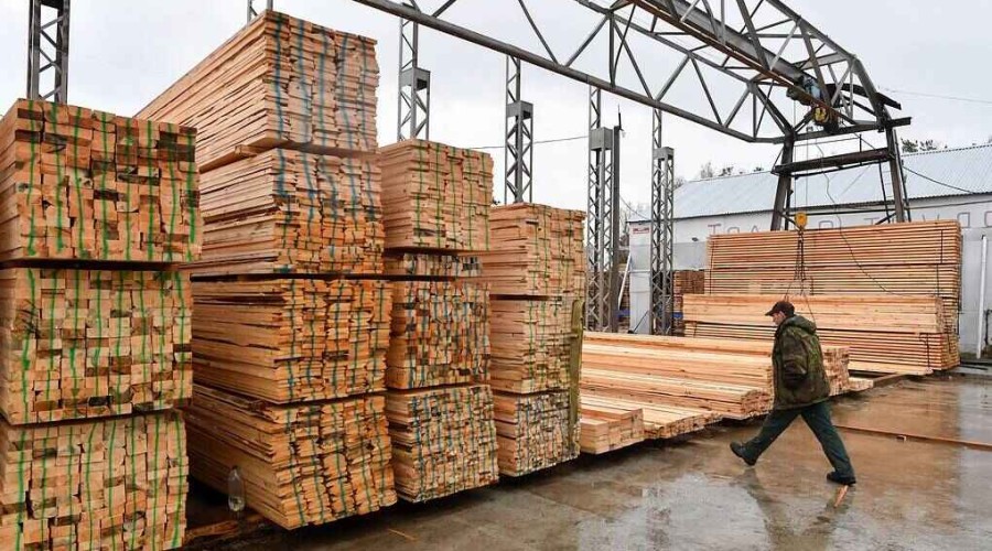 Japan to ban new investments in Russia, vodka and timber imports