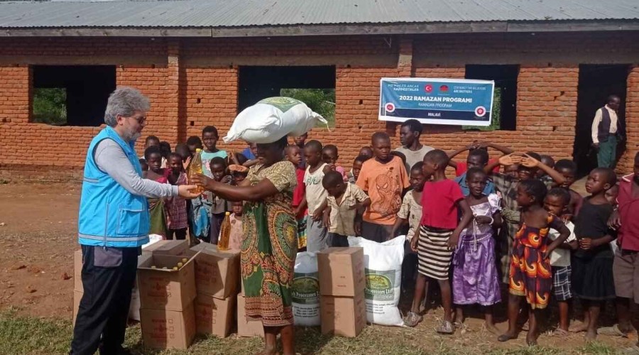 Turkish charity distributes Ramadan aid in Malawi