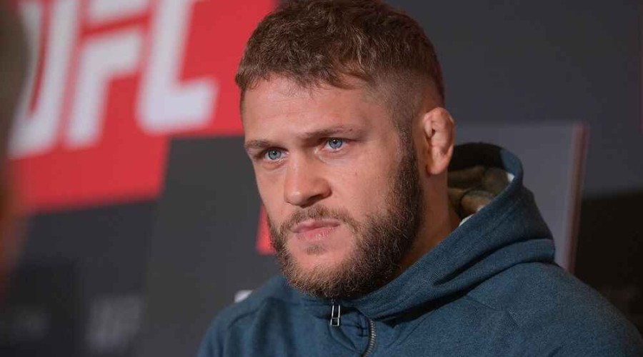 Министр принял бойца UFC Рафаэля Физиева