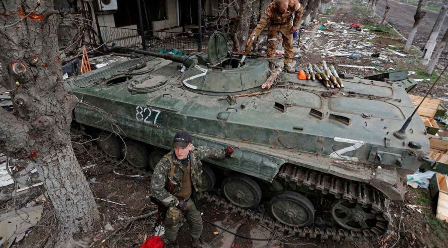 Some 1,000 Ukraine marines surrender in Mariupol, says Russia