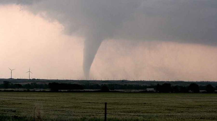 Widespread damage as tornado tears through Kansas