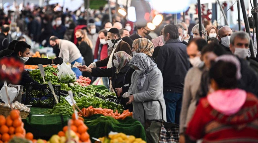 Turkish inflation climbs to almost 70% in April