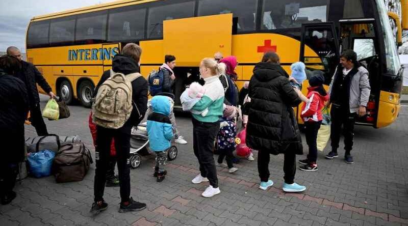Nearly 500 more civilians evacuated from Mariupol