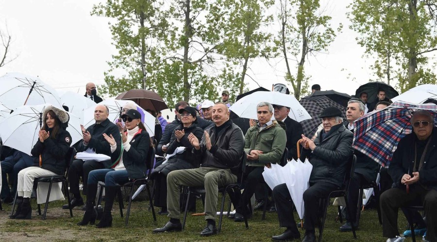 Ilham Aliyev, First Lady Mehriban Aliyeva attended opening of 5th “Kharibulbul” International Folklore Festival