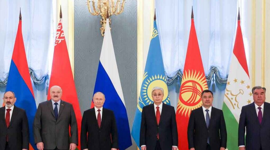 Leaders of CSTO countries adopt some documents at summit in Moscow
