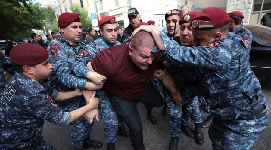 Anti-government protests still continue in Yerevan