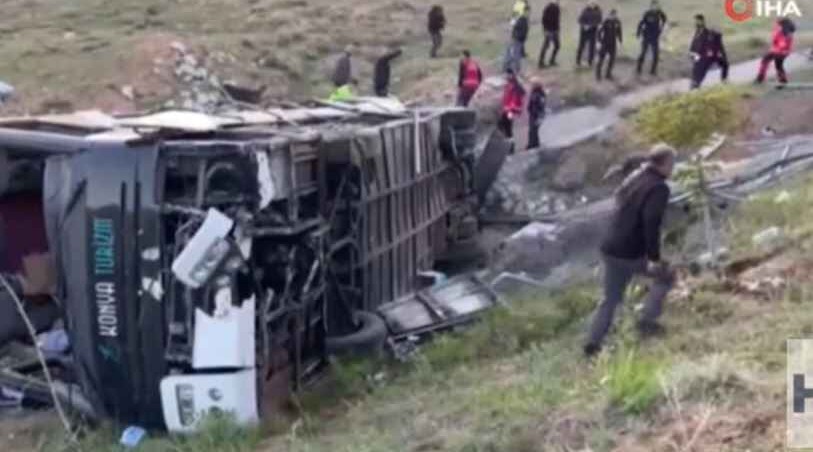 Bus that carrying students crashed in Turkey