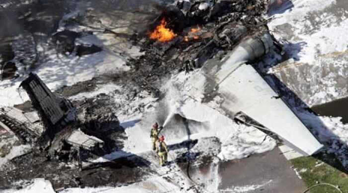 Rescuers recover 20 bodies from plane wreck