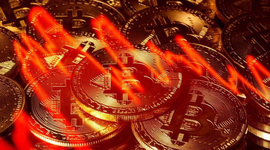 Bitcoin tumbles as crypto sell-off accelerates