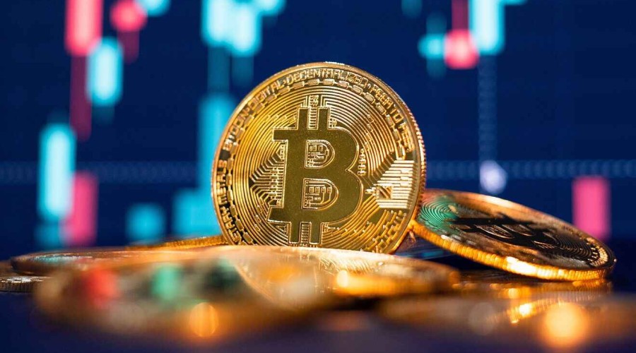Bitcoin falls below $19,000, further shaking crypto markets
