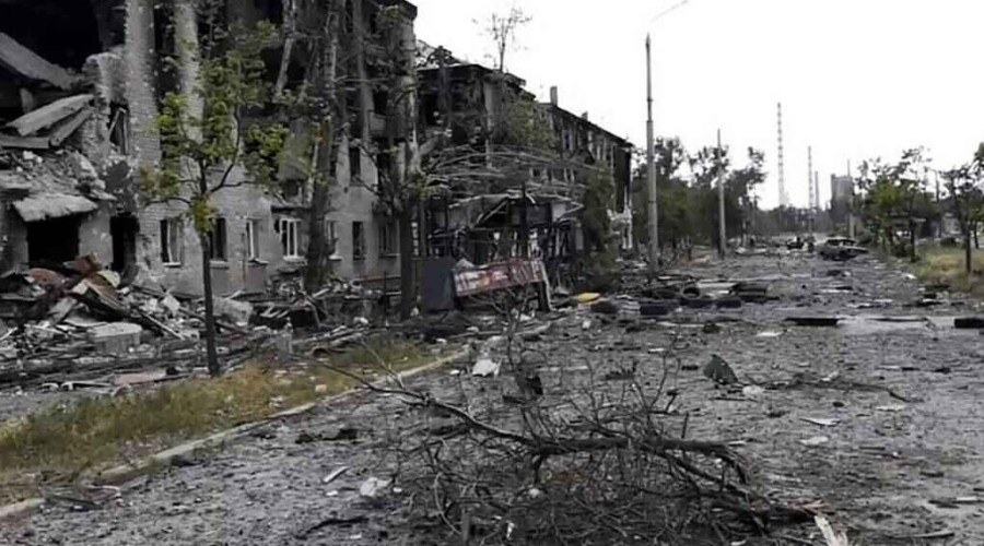 Ukraine says its forces pulled out of Lisichansk to save lives of servicemen