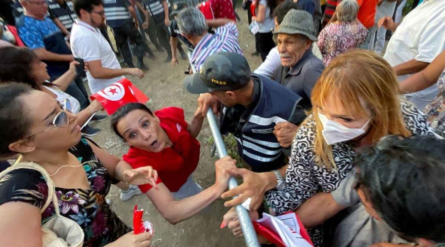 Hundreds protest against Tunisia draft constitution as vote looms