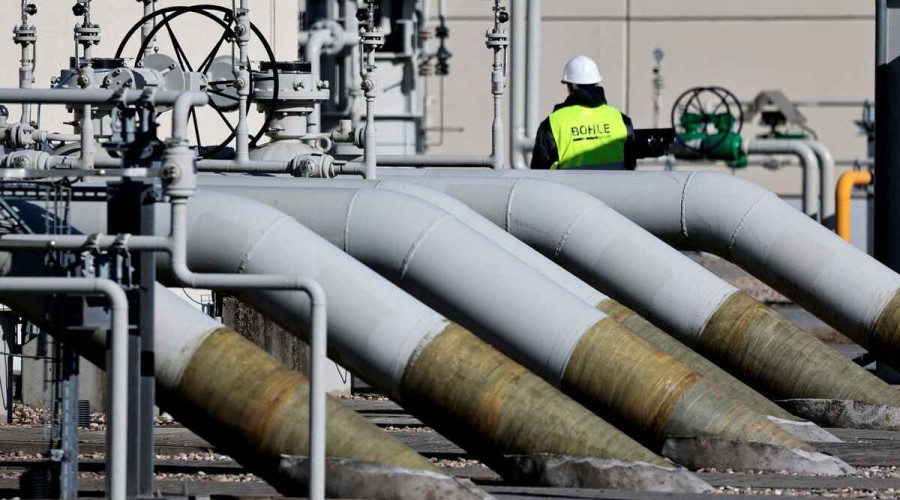 Europe agrees compromise gas curbs as Russia squeezes supply