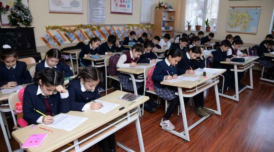 В азербайджанских школах введен новый предмет